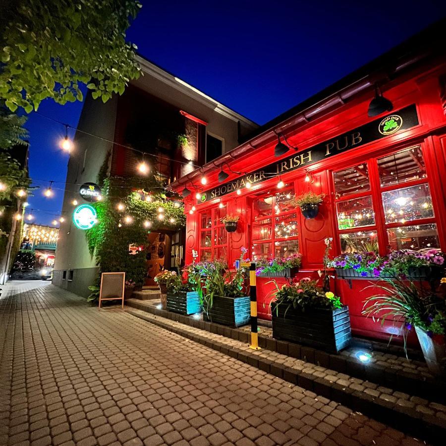 Shoemaker Irish Pub & Accommodation Kielce Exterior photo