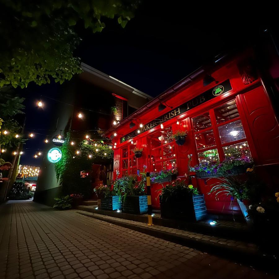 Shoemaker Irish Pub & Accommodation Kielce Exterior photo